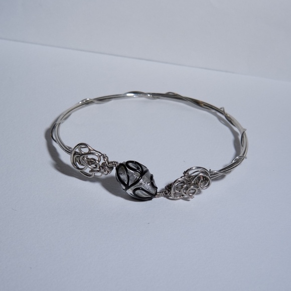 Handmade Silver Armlet with Glass Bead: Armlet/Bangle - Picture 3 of 4